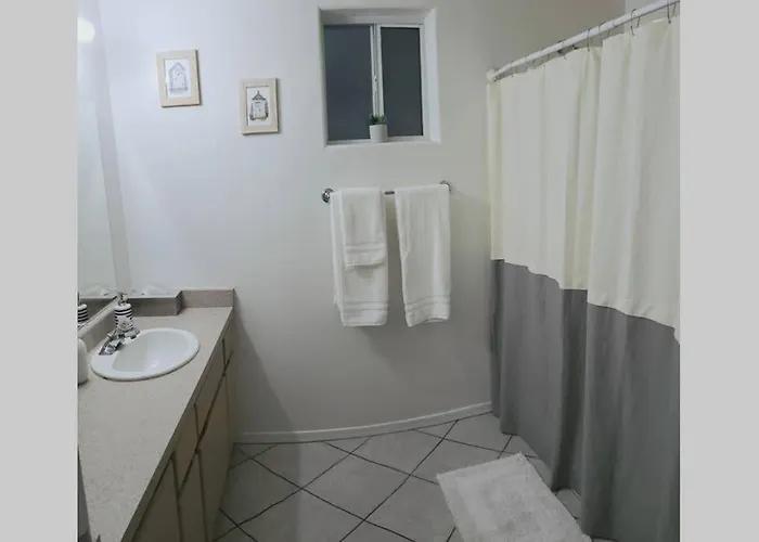 Little Casita, Big Comfort. Minutes From The Border!